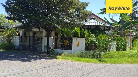 Rumah Hook di Karangan Mulya, Wiyung, Surabaya 