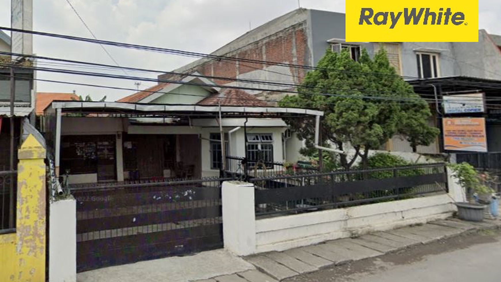 Rumah SHM di Raya Jambangan, Surabaya 