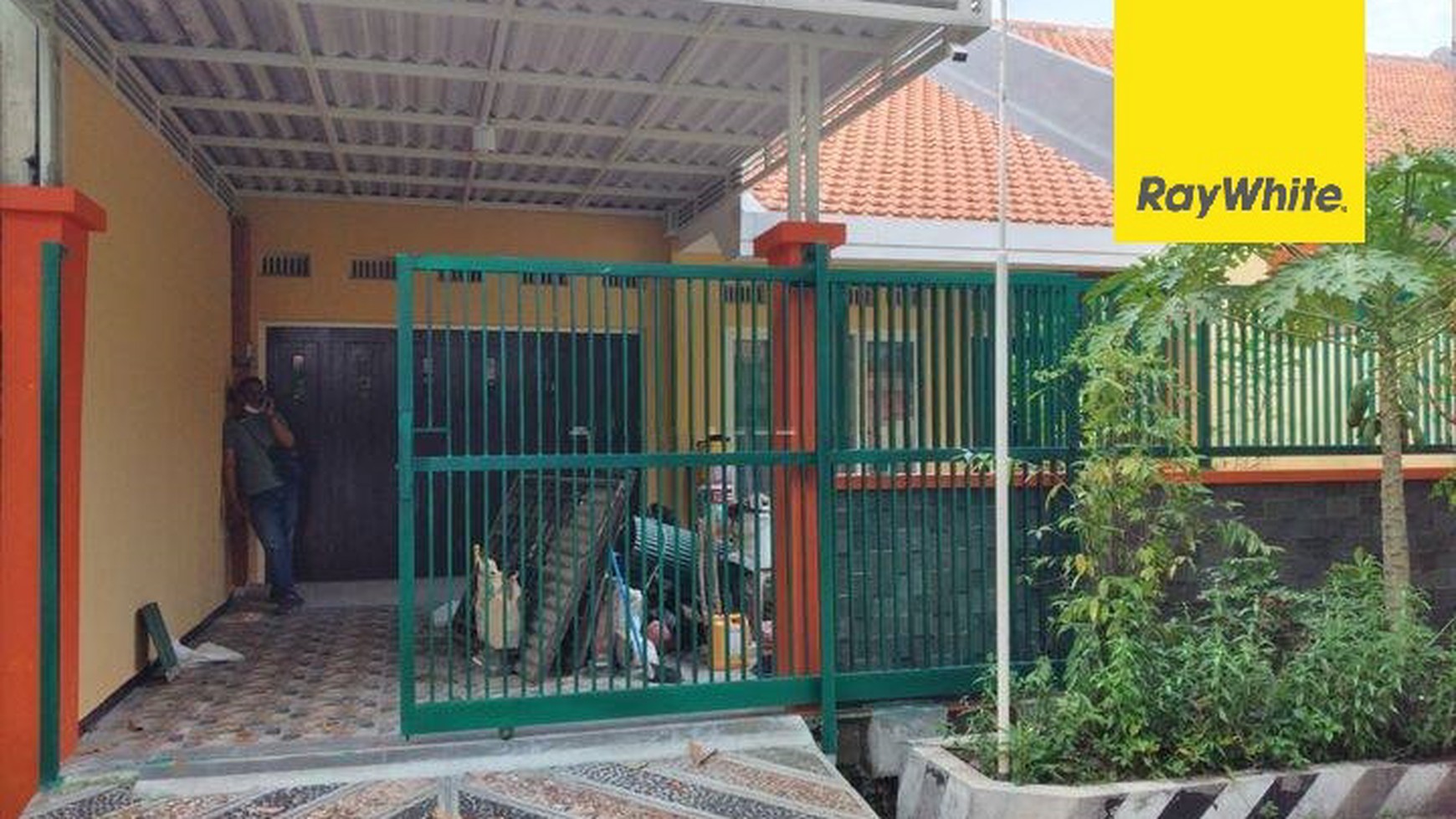 Disewakan Rumah 1,5 lantai di Bratang Binangun Surabaya