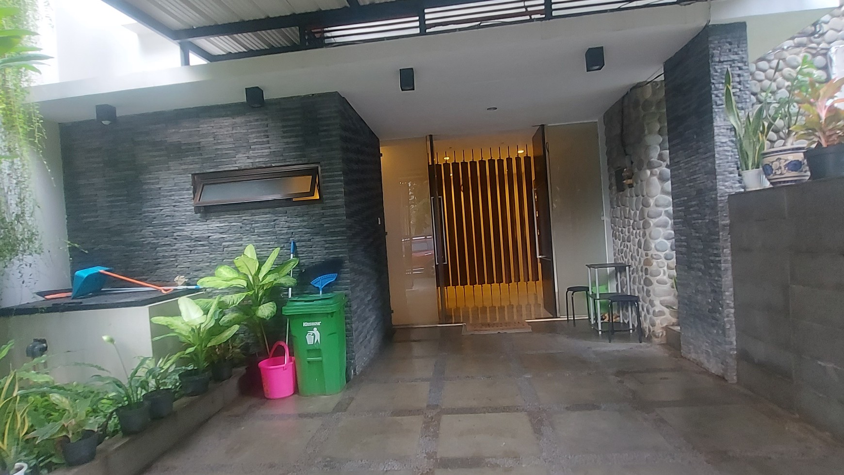 Rumah bagus dan nyaman kebayoran baru