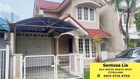 2 Man Rumah Pakuwon indah Villa Valensia  Strategis Dekat Pakuwon Mall,  Supermall,  PTC 