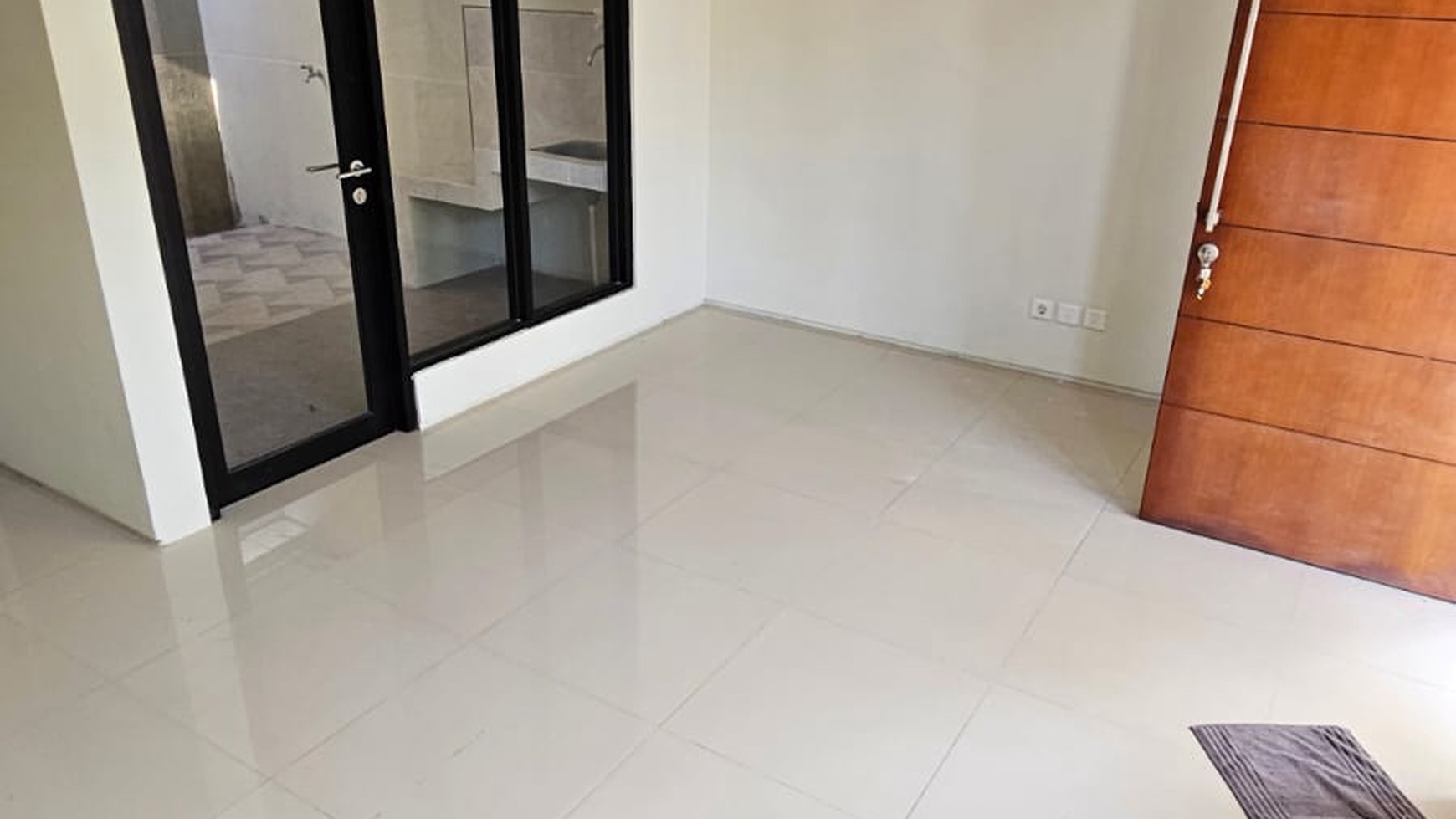 Dijual Rumah North West Lake Citraland Surabaya - Tipe Malawi Deluxe - 2 Lantai - 2 K.Tidur - Siap Huni