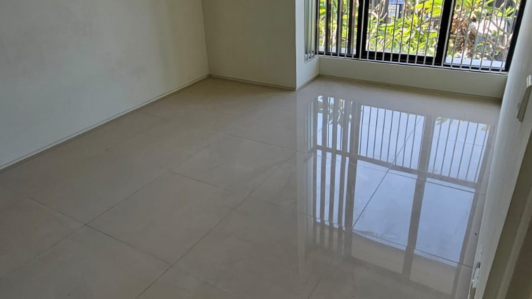 Dijual Rumah North West Lake Citraland Surabaya - Tipe Malawi Deluxe - 2 Lantai - 2 K.Tidur - Siap Huni