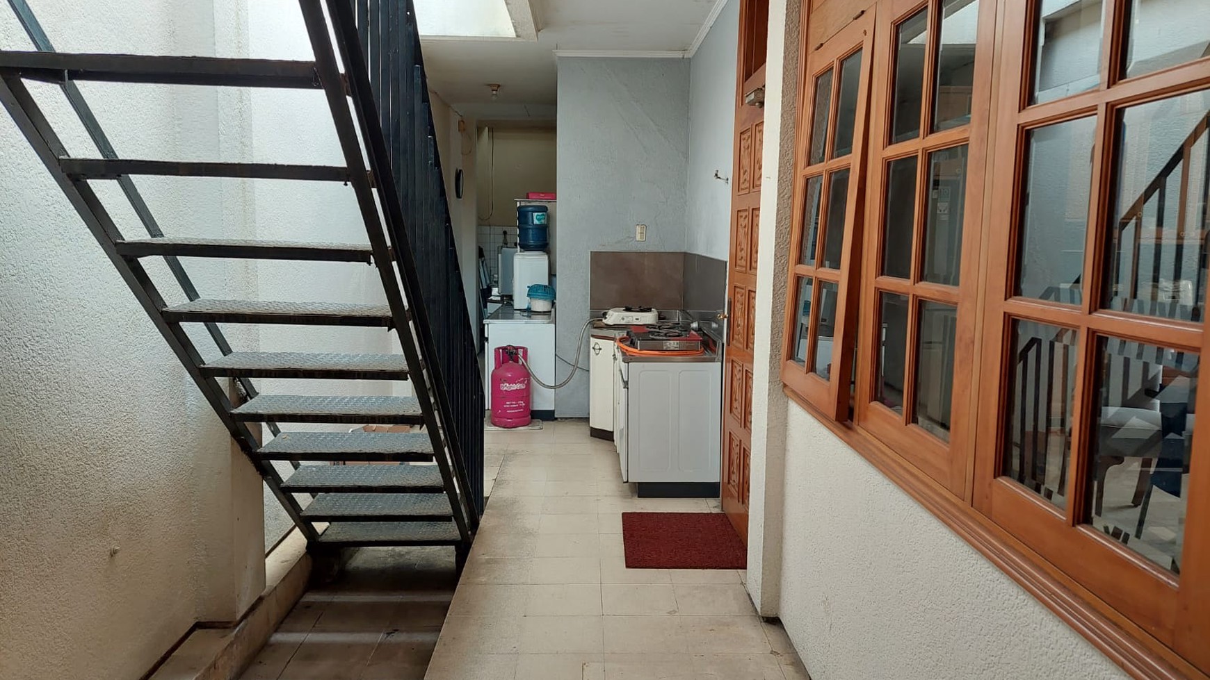 Rumah Asri Ancol Timur Ada Kolam Renang