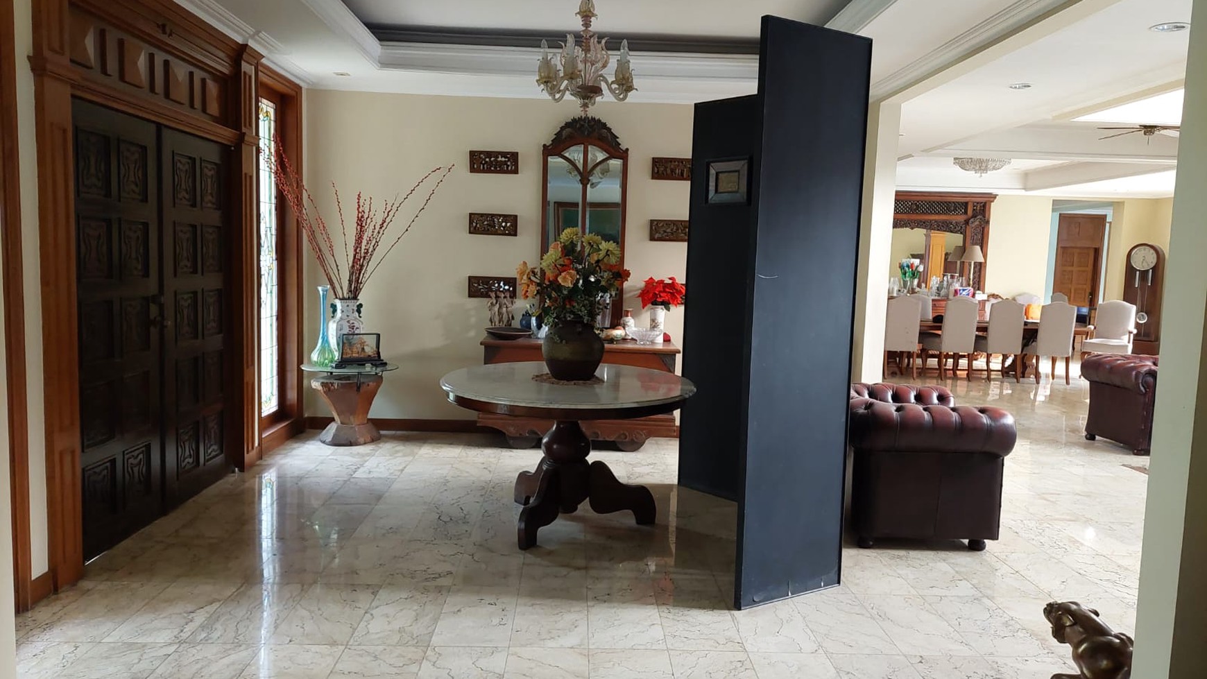 Rumah Asri Ancol Timur Ada Kolam Renang