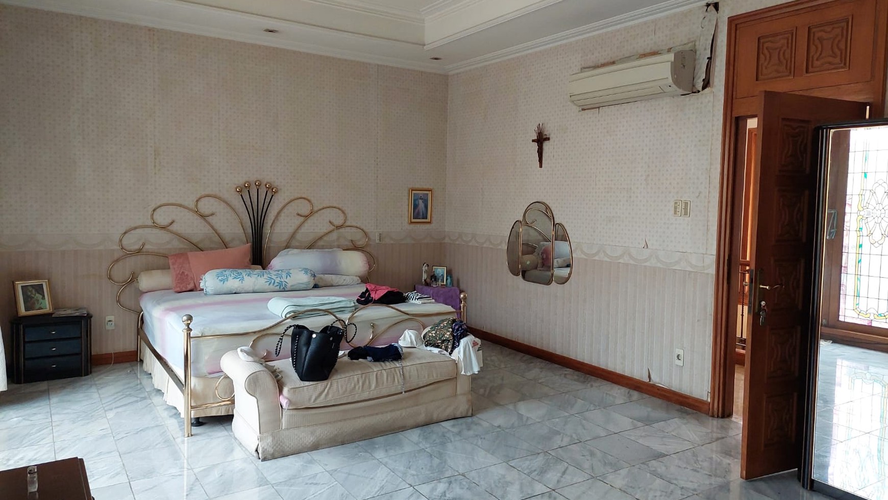 Rumah Asri Ancol Timur Ada Kolam Renang