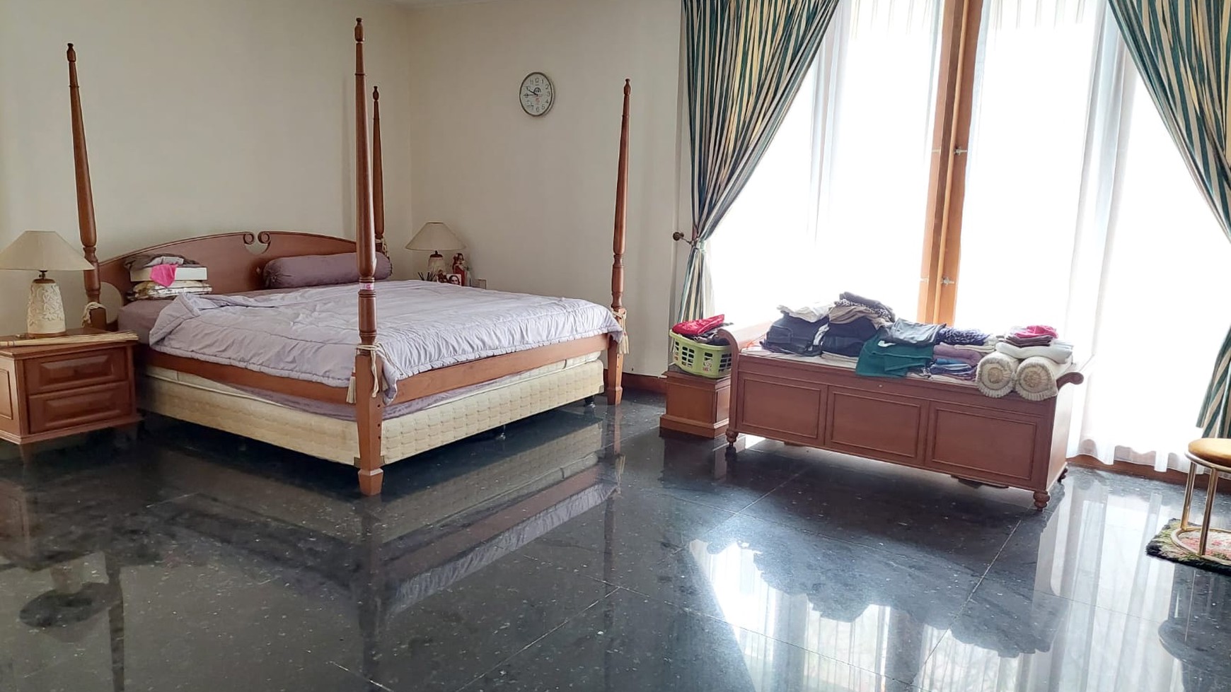 Rumah Asri Ancol Timur Ada Kolam Renang
