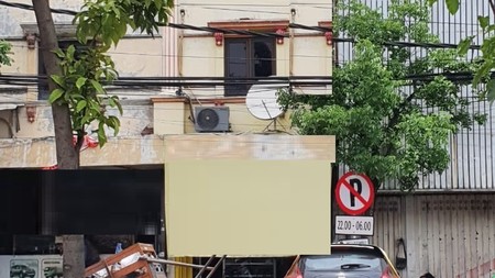 Dijual Ruko Strategis Pusat Kota di Jalan Kedungdoro, Surabaya