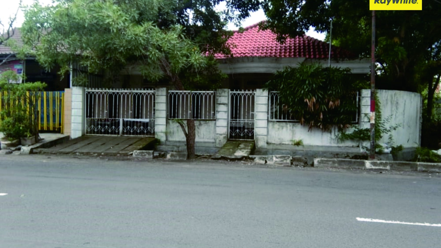 Rumah SHM di Gayungsari Barat, Surabaya