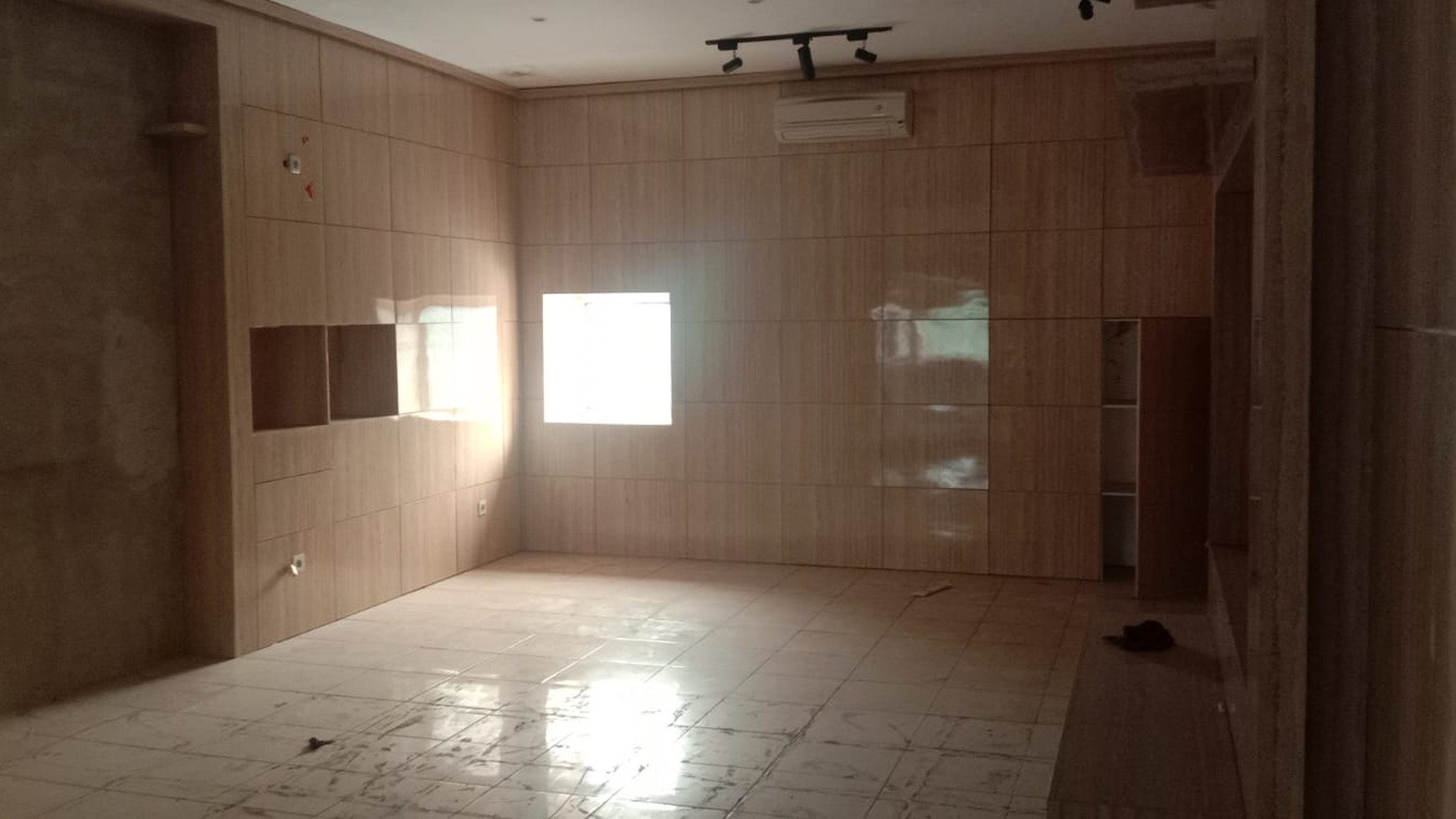 Ruko Gandeng 2 Lokasi Strategis Pinggir Jalan Raya @Ciledug Raya, Petukangan Utara