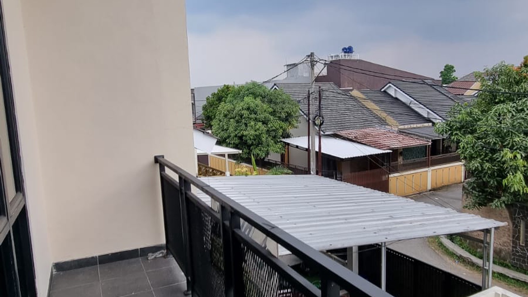 Rumah Asri 2 Lantai di jl Permata Inten, Bandung