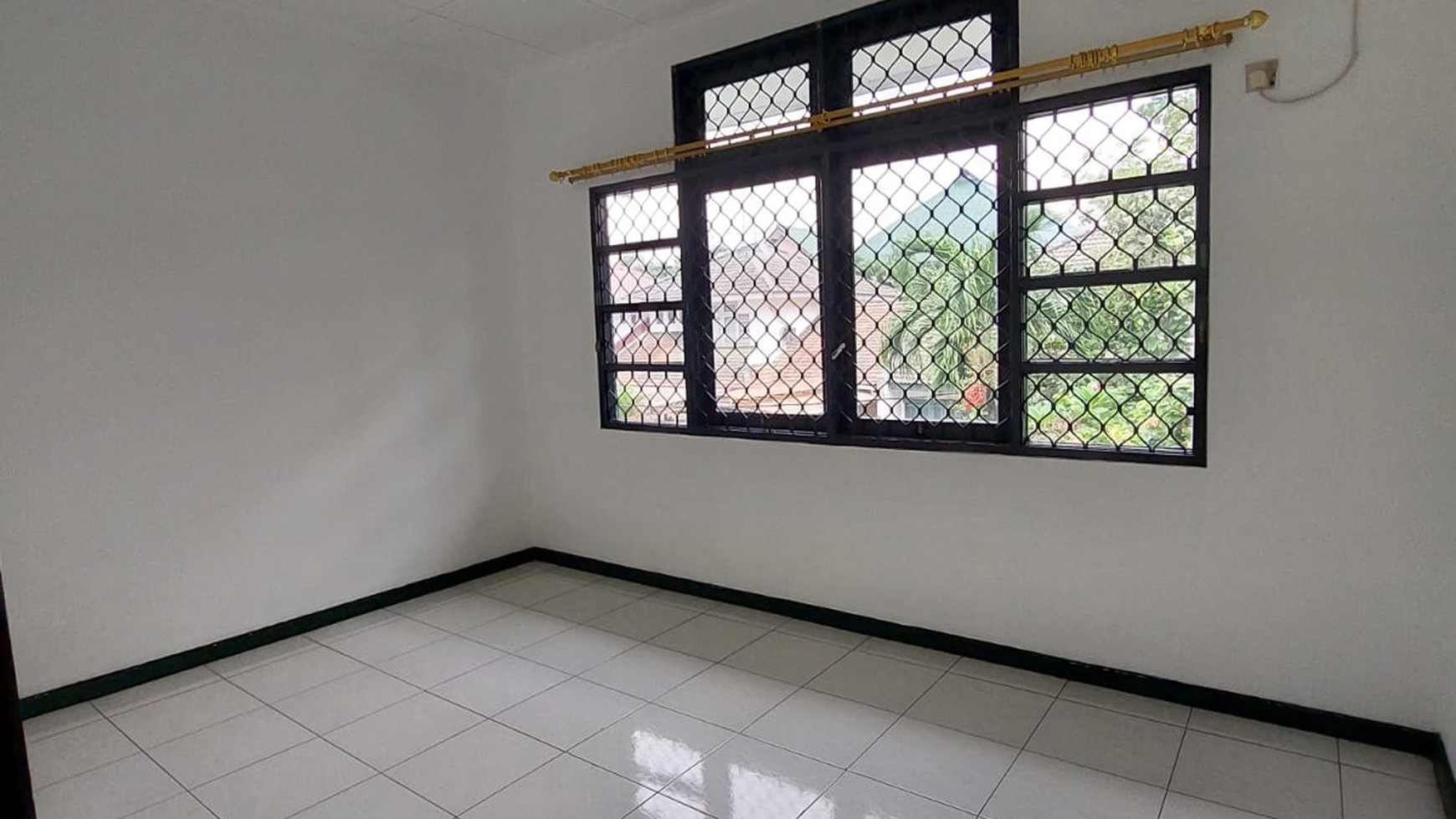 Rumah Asri, bagus bebas banjir di Bintaro