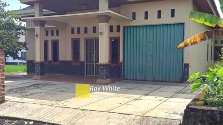 Rumah dengan tanah luas di Purnawirawan Gunung Terang Bandarlampung