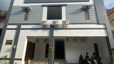 RUMAH KOST 11 KAMAR DI SETURAN BANGUNAN BARU SIAP HUNI