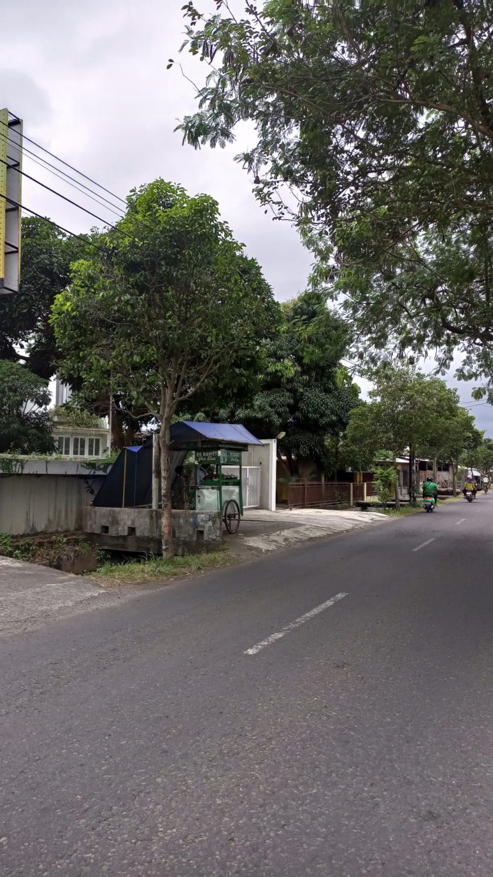 TANAH  LUAS + BANGUNAN RESTO DI POTORONO BANTUL 