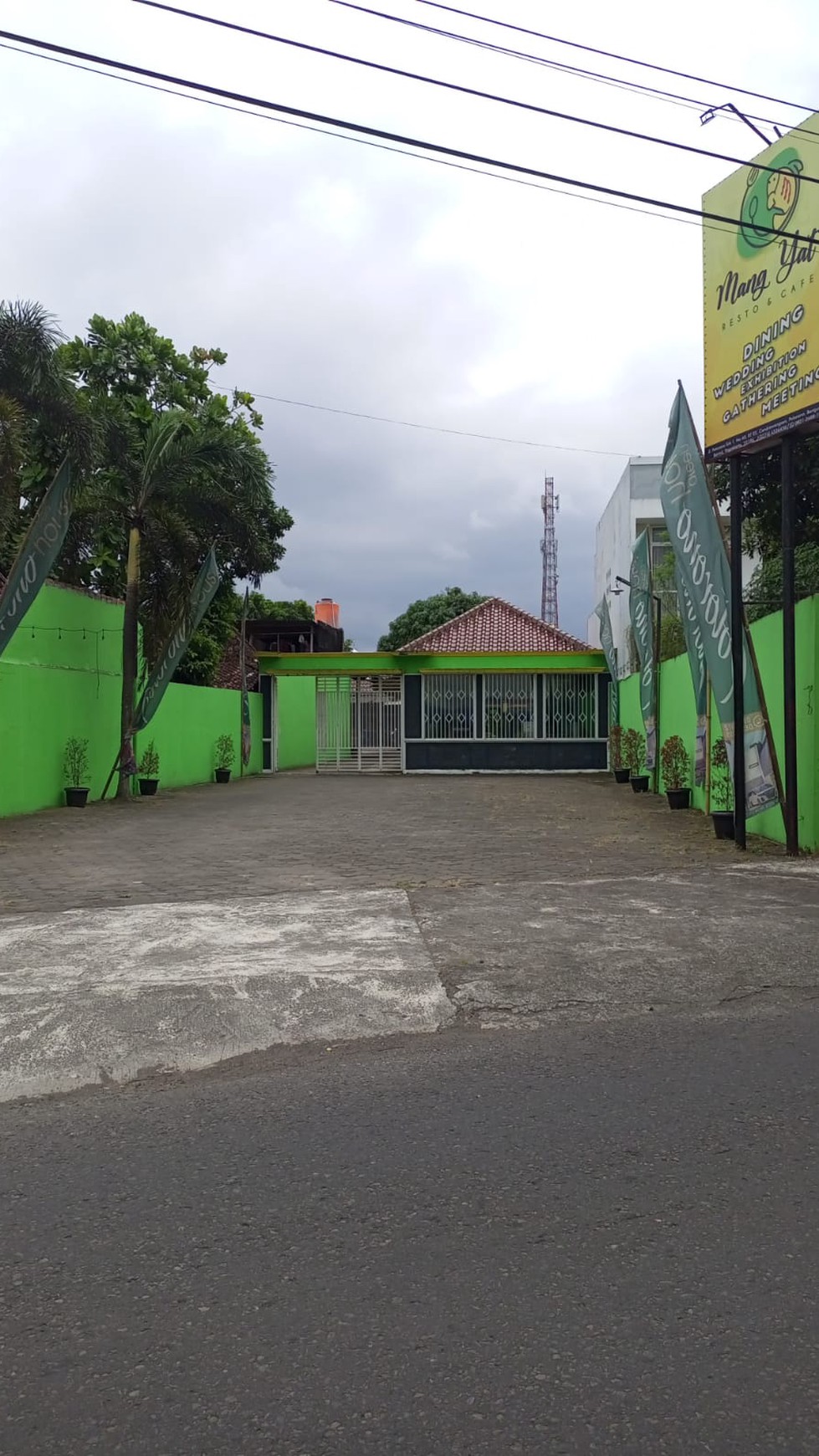 TANAH  LUAS + BANGUNAN RESTO DI POTORONO BANTUL 