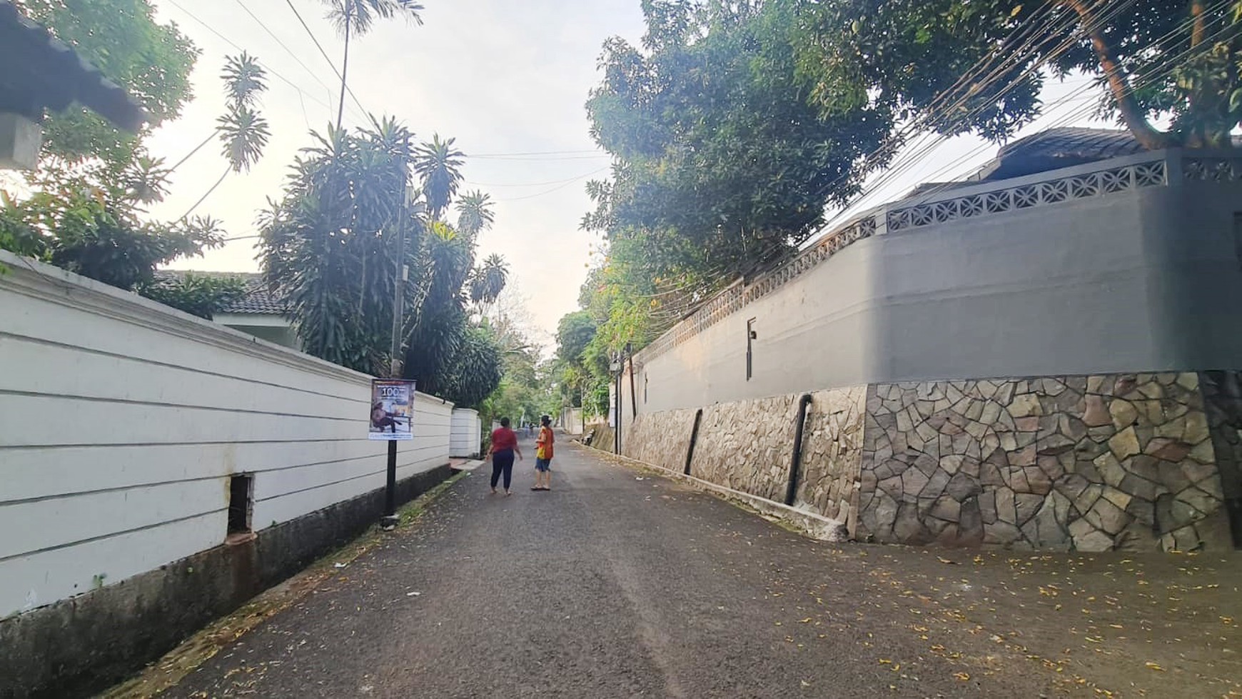 Rumah Hitung Tanah Di Lokasi Strategis Kemang Utara, Jakarta Selatan.