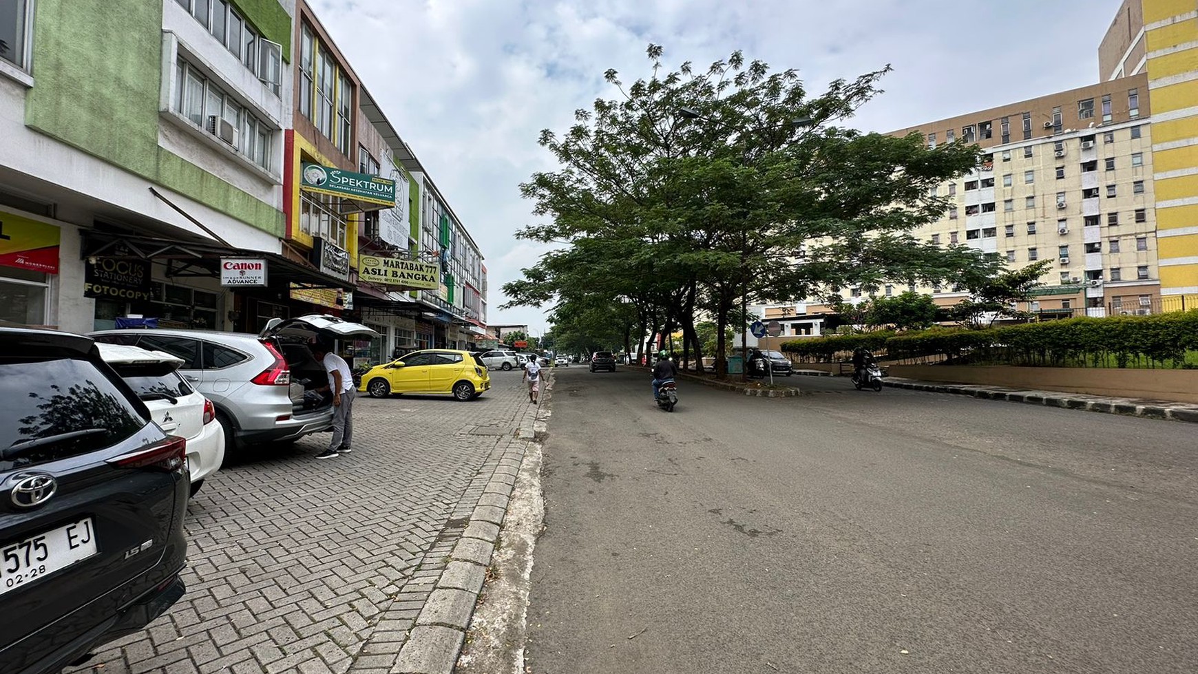 Dijual Ruko Gandeng Pinggir Jalan lokasi strategis di Modernland Cikokol Tangerang.