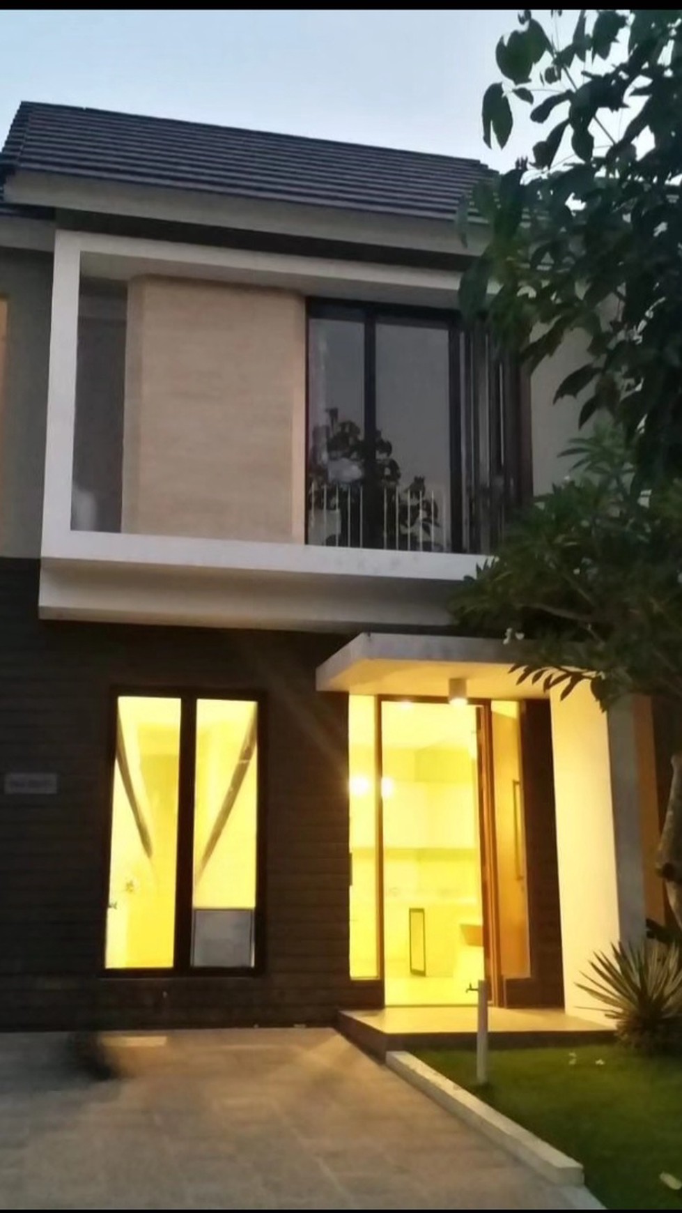 Dijual Rumah North West Full Furnished Baru Gress Citraland Surabaya