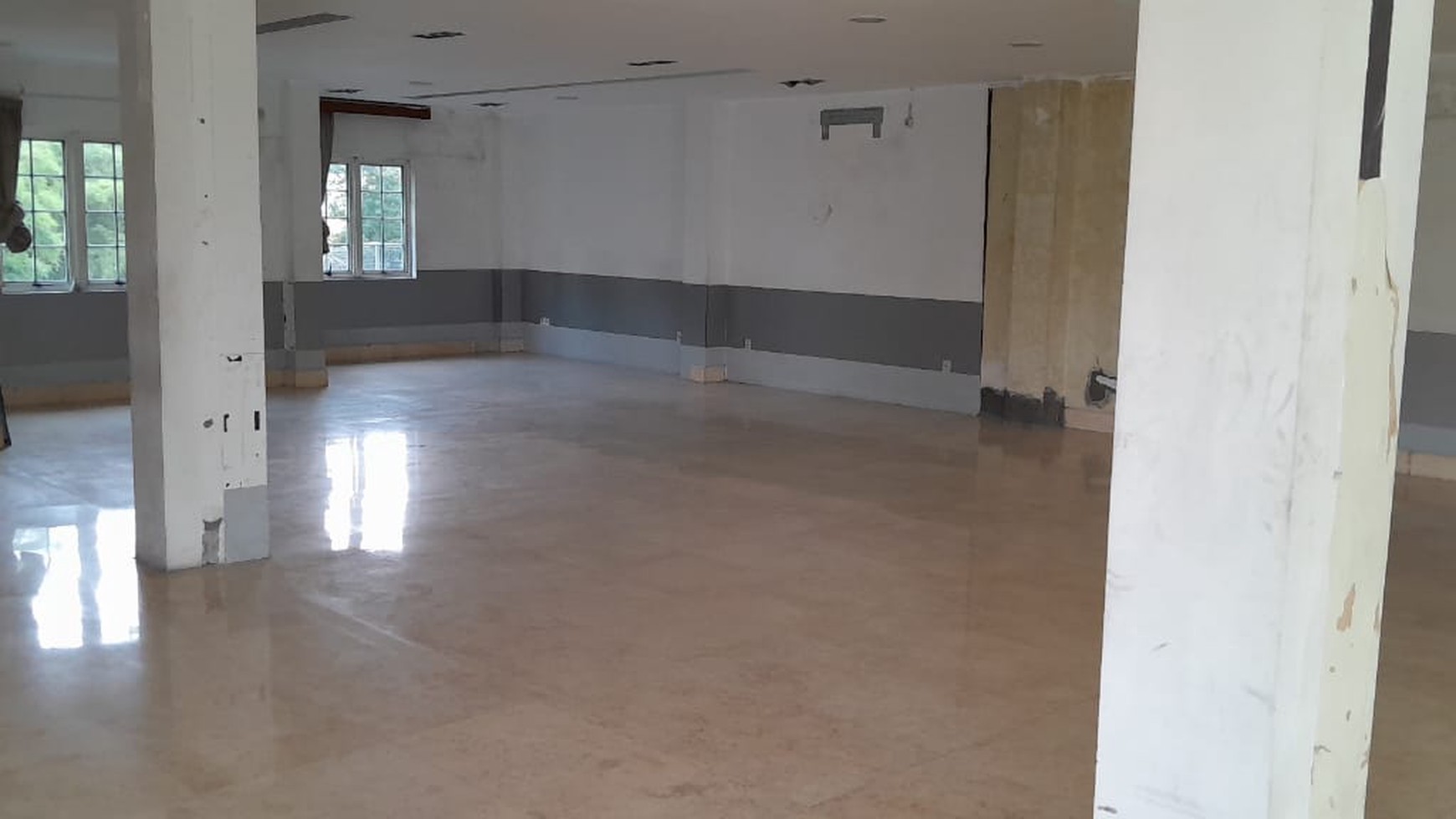 Gedung Jalan HR Muhammad - 4 lantai + Lift + Parkiran BASEMENT 20 mobil - Strategis Nol Jalan Komersial area cocok buat Segala Usaha 