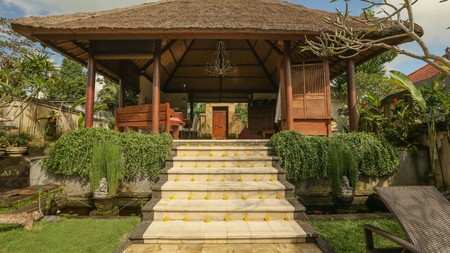 Beautiful 3 Bedroom Villa on 2300 sq m Leasehold Land 15 minutes from Ubud Center