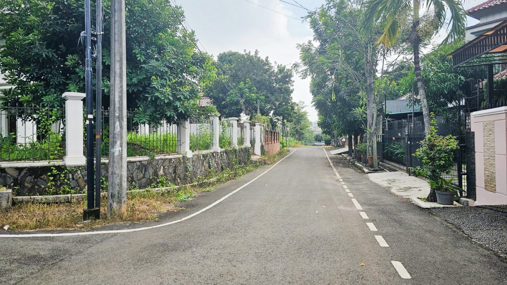 Rumah Bagus Di Jl Teluk Bayur Duren Sawit Jakarta Timur