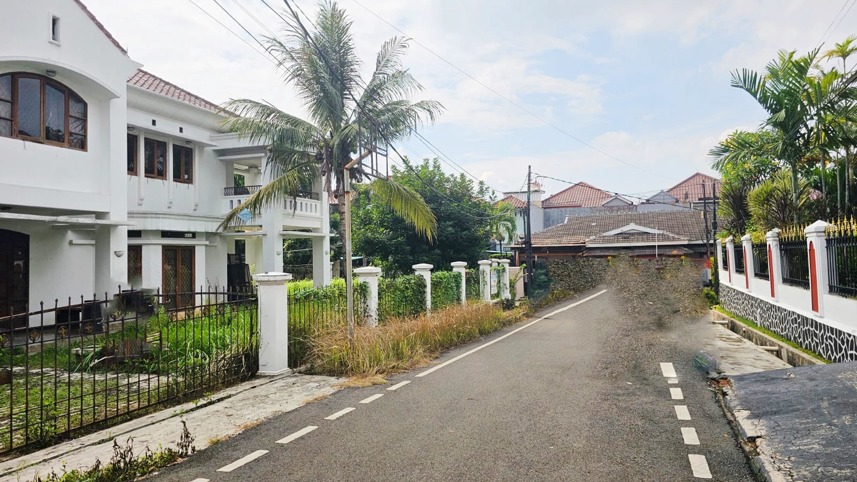 Rumah Bagus Di Jl Teluk Bayur Duren Sawit Jakarta Timur