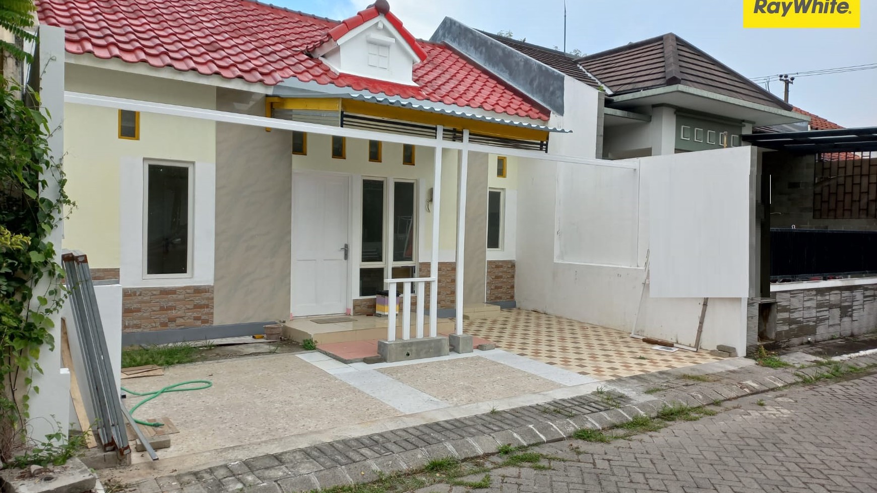 Dijual Rumah SHM di Bukit Palma Surabaya