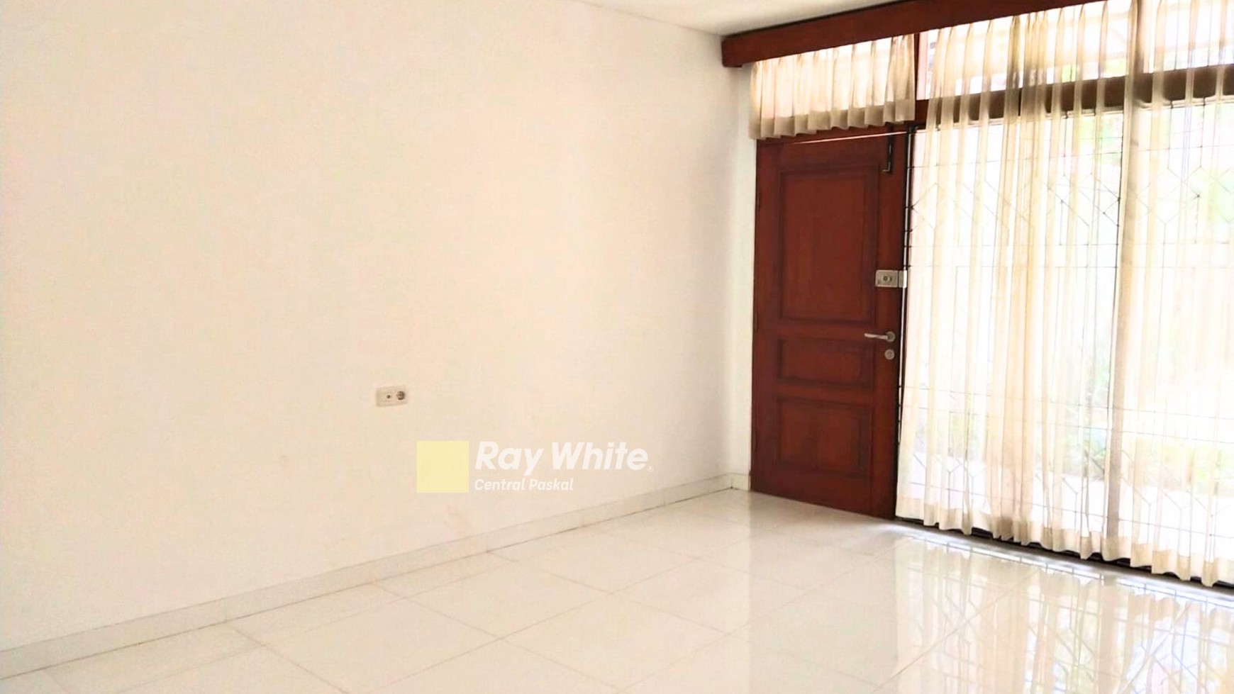 DIJUAL RUMAH DI KAWASAN ELIT 