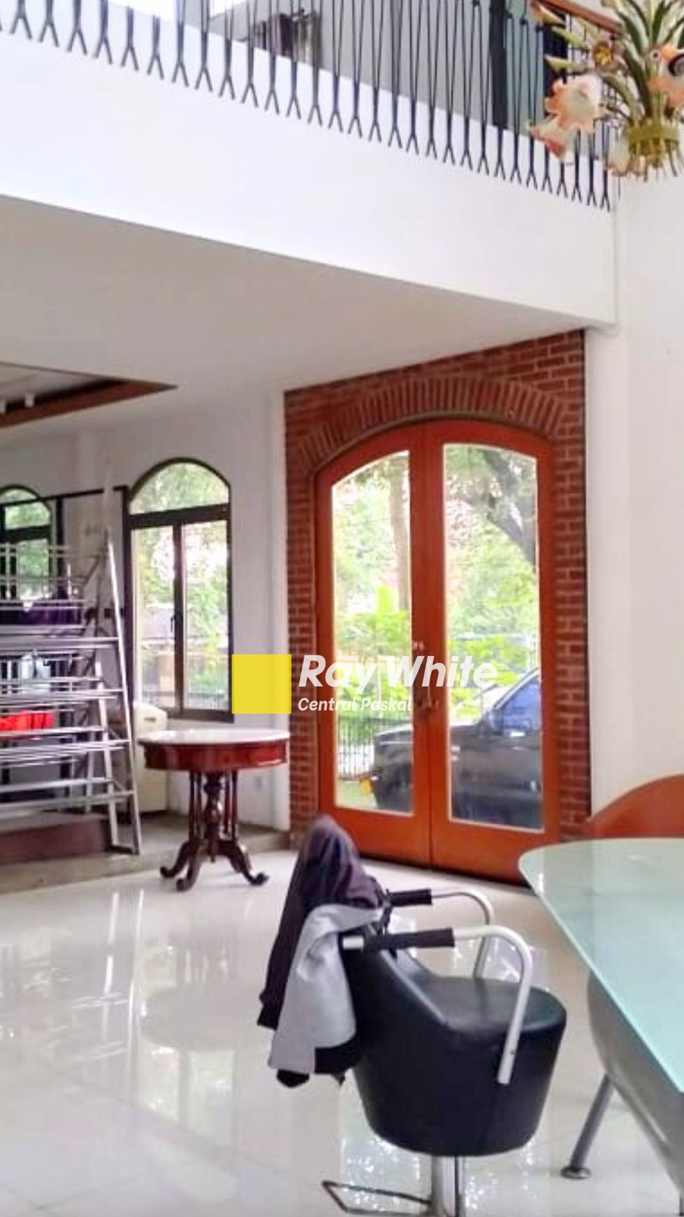 DIJUAL RUMAH KANTOR 2 LANTAI DAERAH DR OTTEN