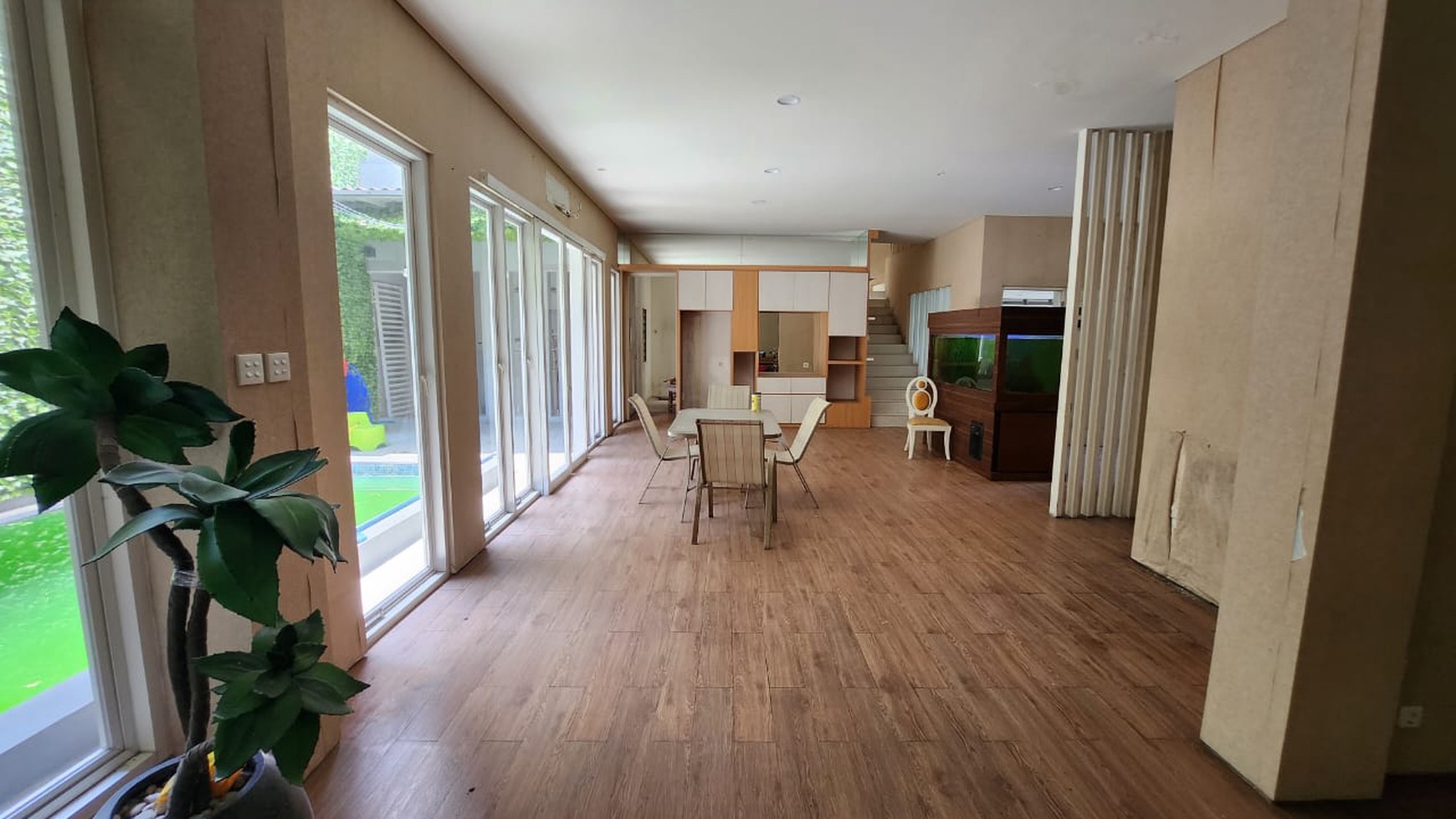 Dijual Rumah Royal Residence Ada Kolam renang Surabaya Barat