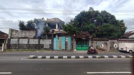 BANGUNAN MULTIFUNGSI 3 KAMAR, DI JL RAYA RINGROAD TIMUR, SLEMAN