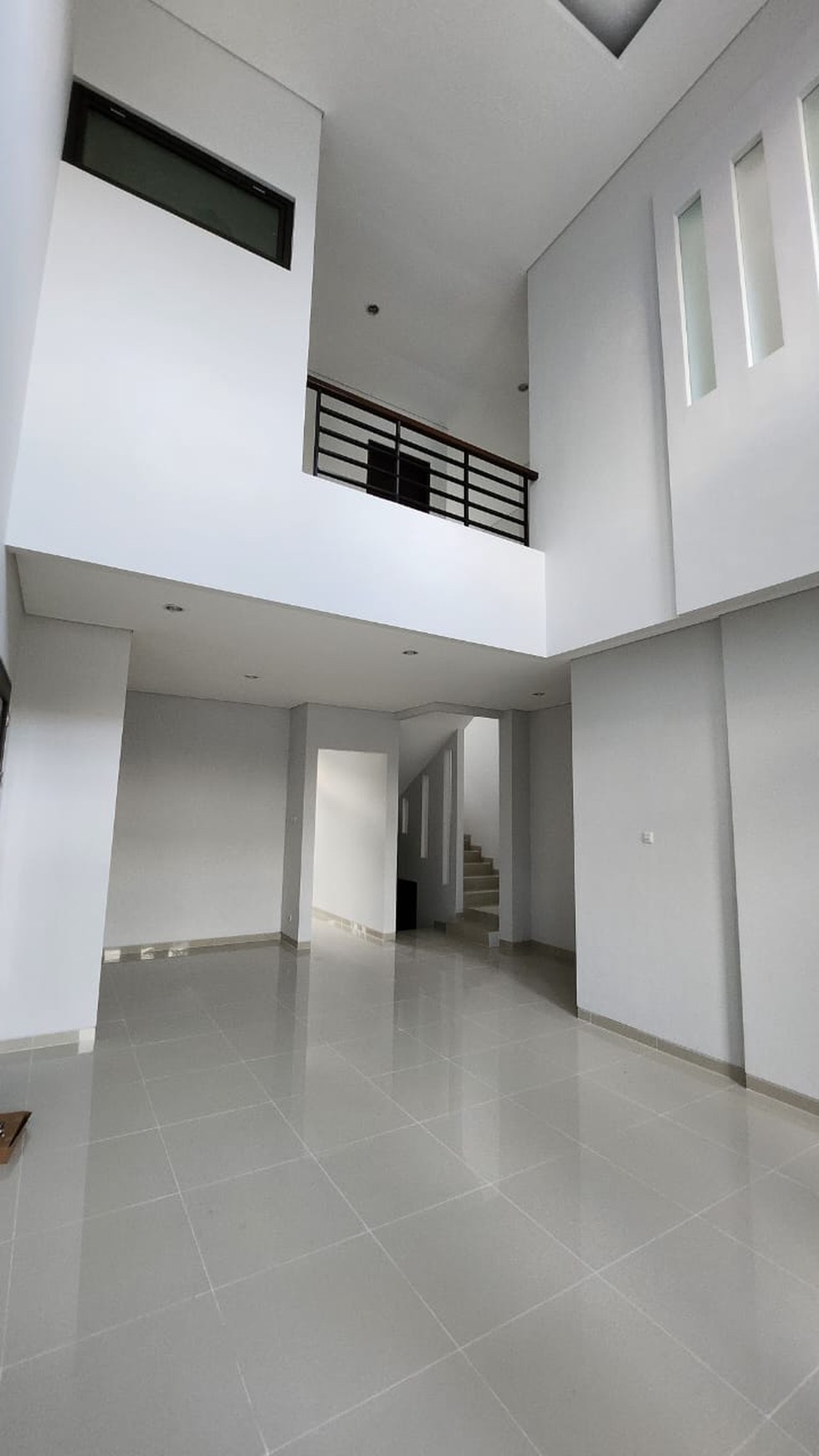 Dijual Rumah Cantik Siap Huni Royal Residence Wiyung Surabaya Barat