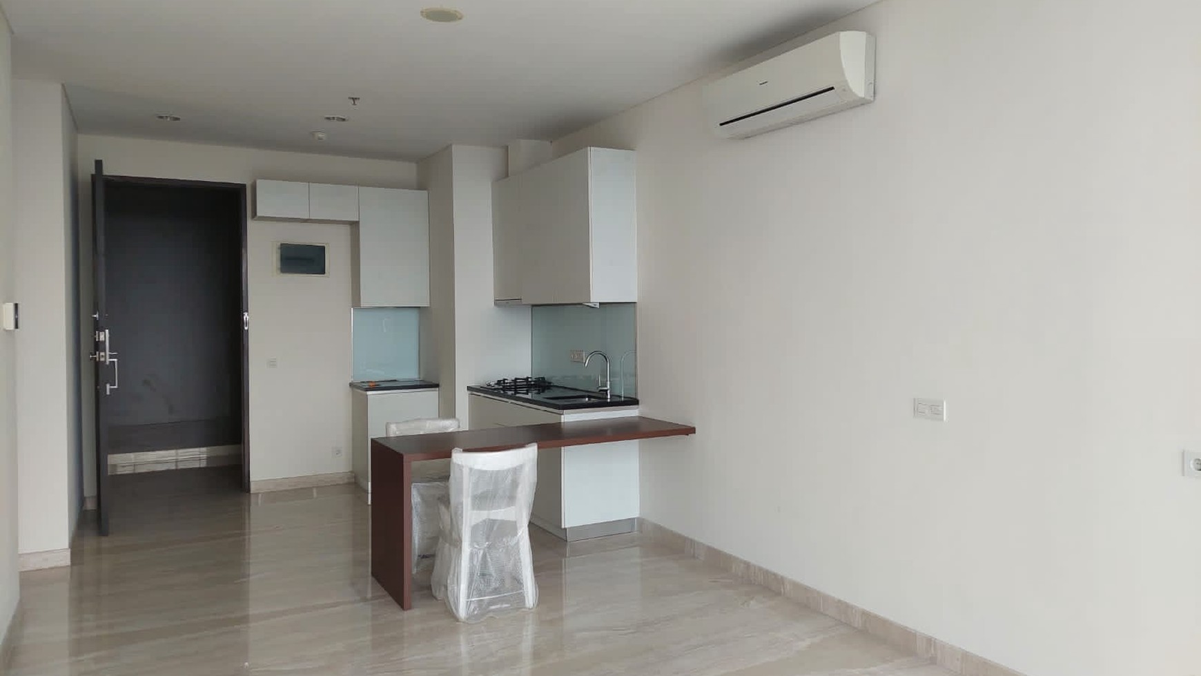 WELL-LIVING AND LUXURY APARTMENT IN PERMATA HIJAU