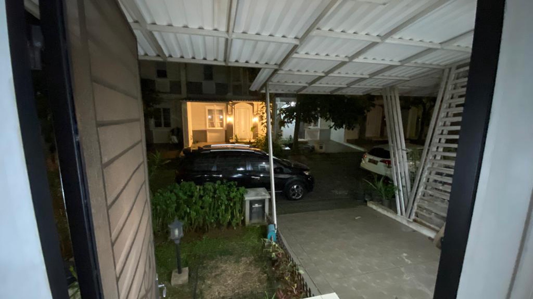 Flash Sale. Rumah Bagus Azura Vanya Park, BSD
