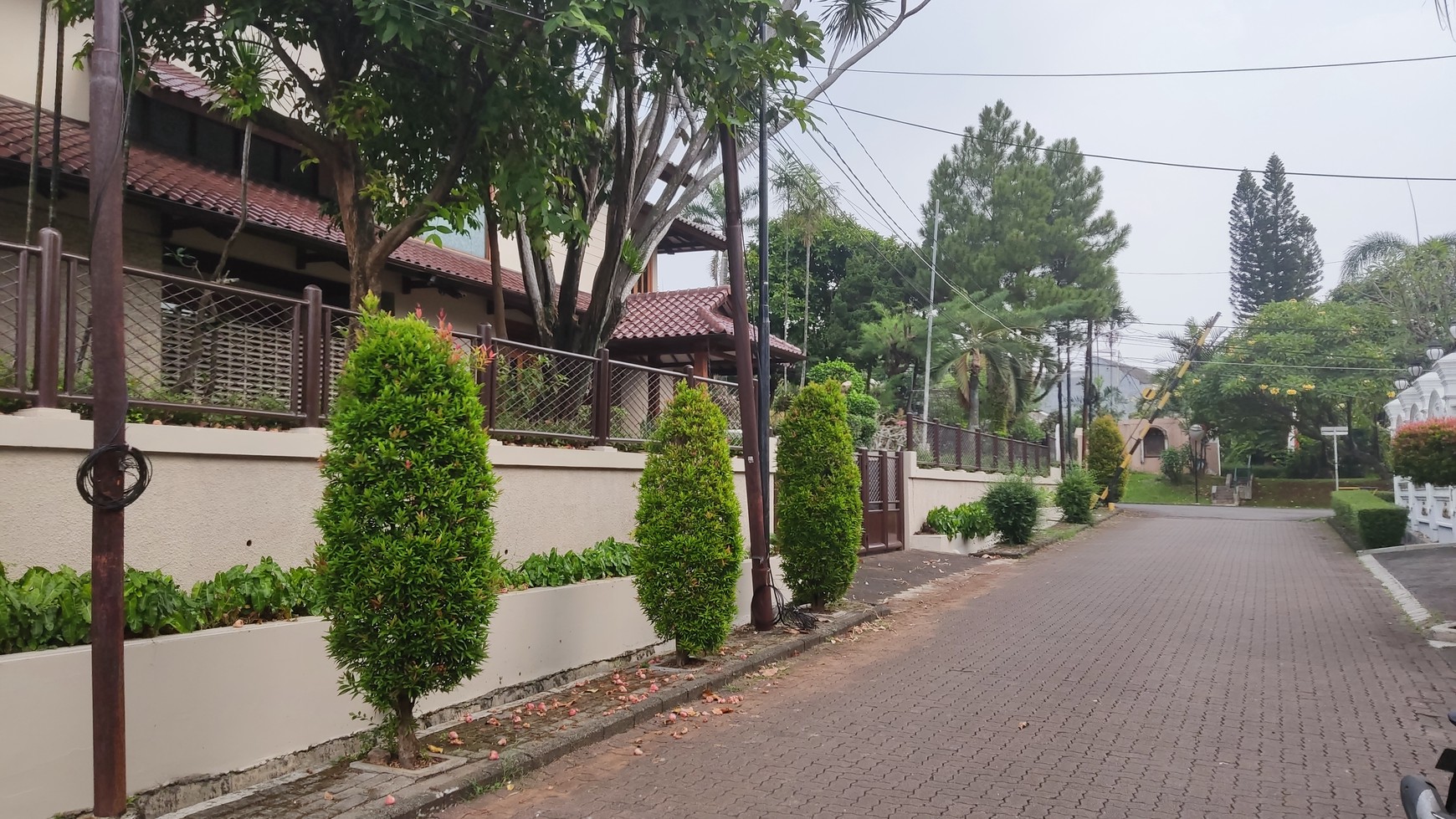 Dijual Rumah Bagus dan Asri  Kompleks Perumahan Lebak Bulus