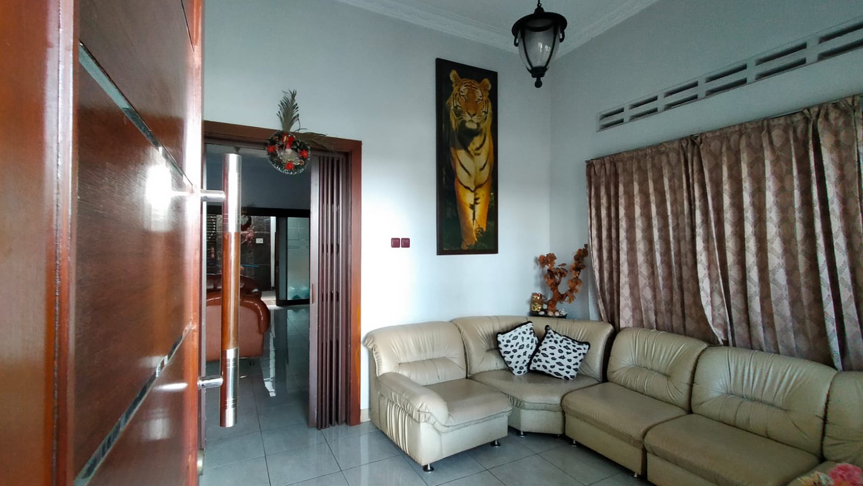 Rumah Asri Semi Furnished di Tengah Kota Bandung