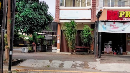 Ruko 3 Lantai di Jalan Lowanu Yogyakarta