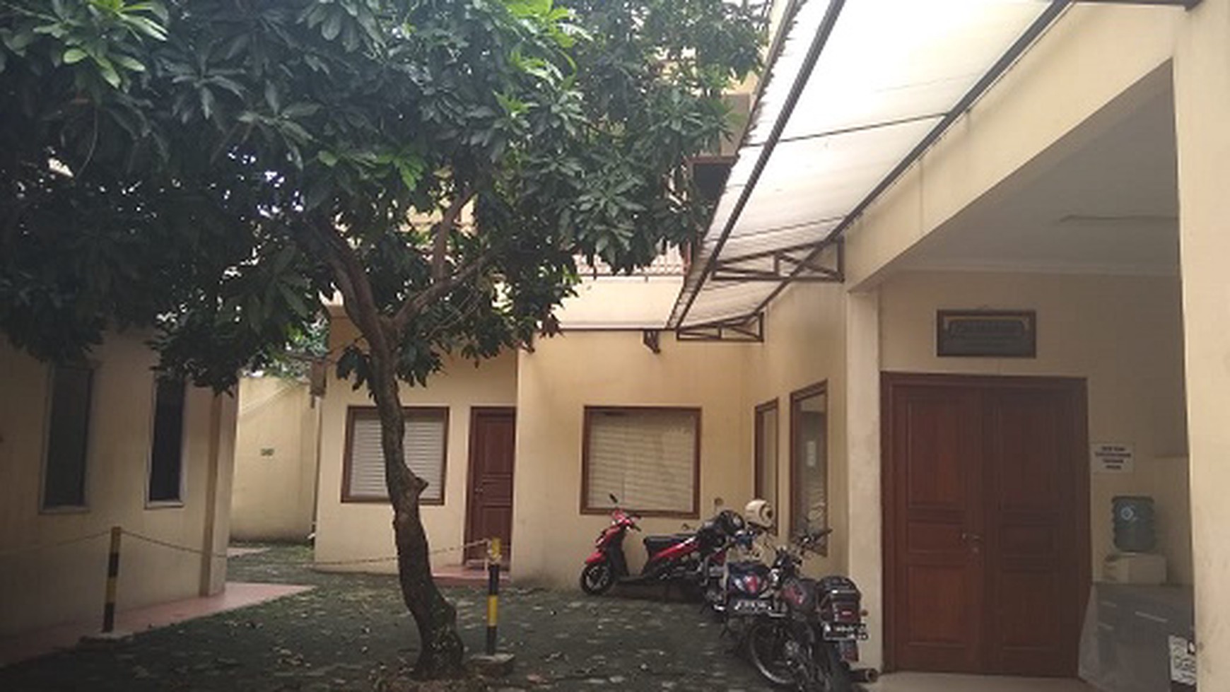 Gedung/ Kantor di Jalan Raya RM Haryono Ragunan Jakarta Selatan, SHM