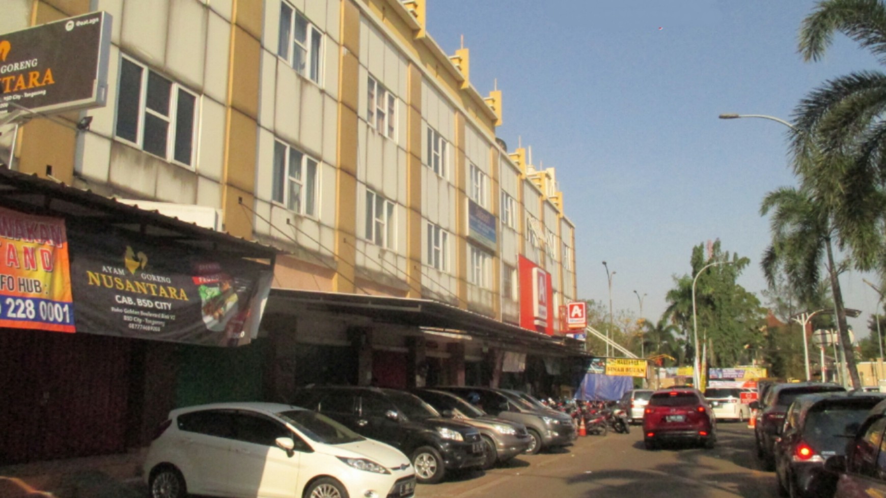 Ruko Golden Boulevard, 3 Lantai Full, Strategis, Lokasi Ramai