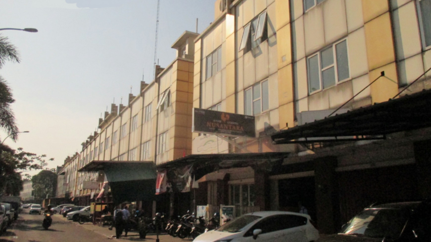 Ruko Golden Boulevard, 3 Lantai Full, Strategis, Lokasi Ramai