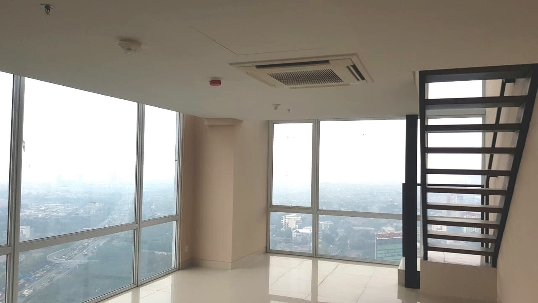 Biz Loft SOHO U-Residence Lippo Karawaci, Corner, Siap Huni