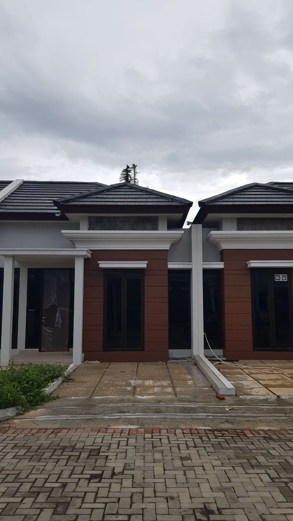 Rumah Baru Minimalis Botanica Valley Dekat Serpong, Jual Cepat!