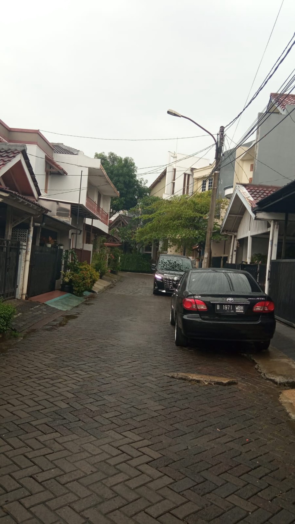 Rumah di Bintaro. Siap Huni, Murah Luas 90 lokasi cluster Dekat STAN sektor 5 Tanggerang selatan.