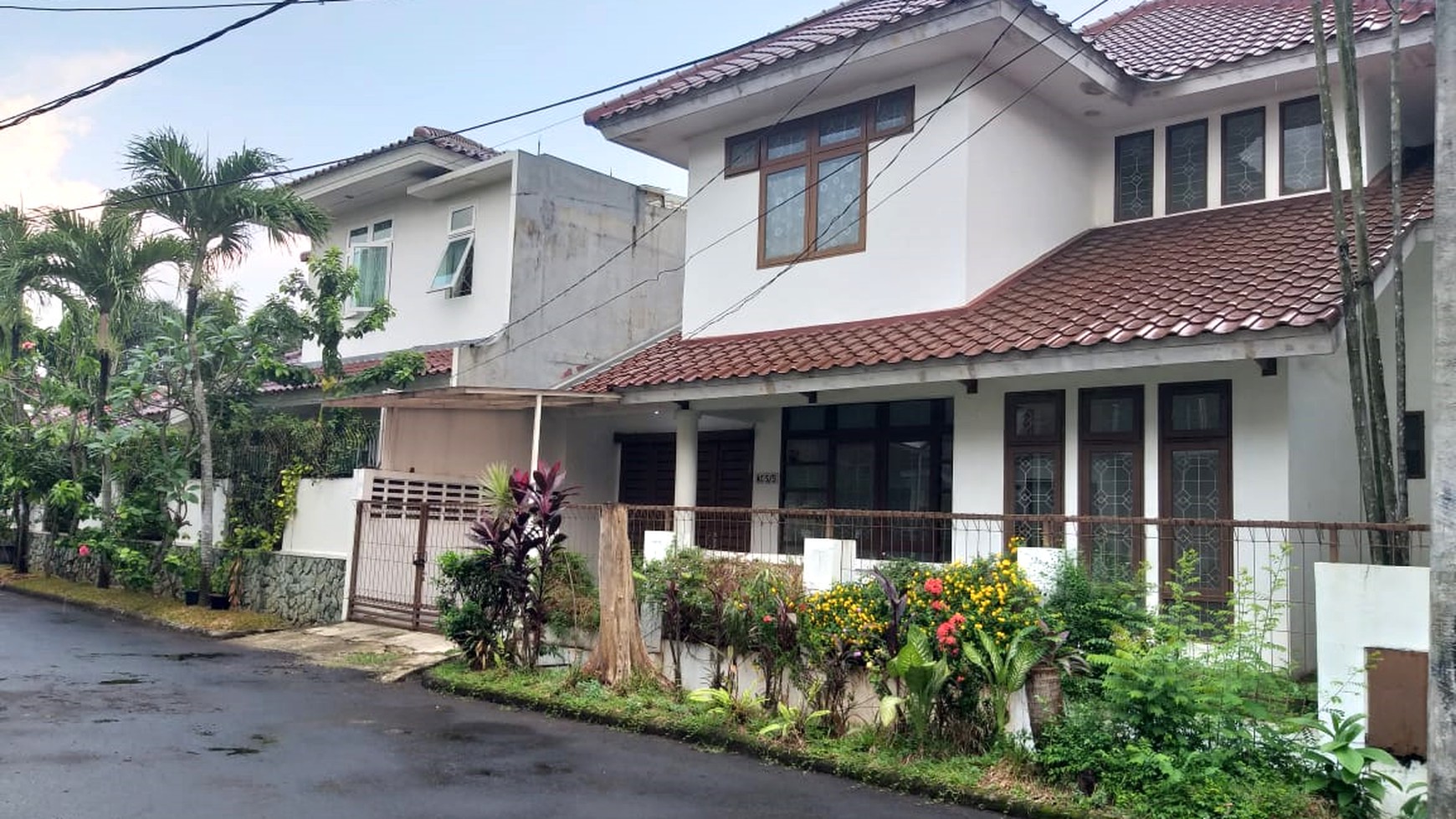 Dijual Rumah Murah,jalan lebar di Bintaro Jaya sektor 9.