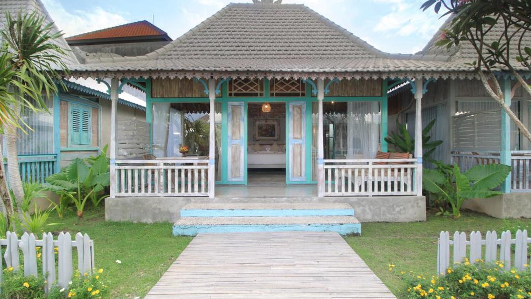 For Sale Leasehold - Brand new cozy and beautiful style  brand new villa close to Batu Belig beach 