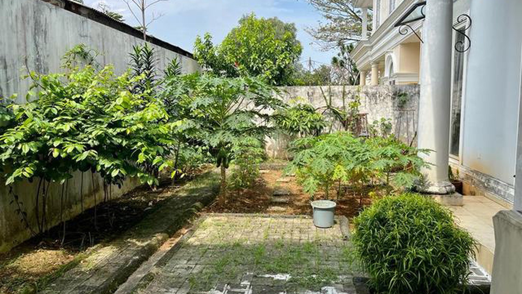 Rumah Cantik Les Belles Maison Raya Serpong Tangerang Selatan Banten Siap Huni