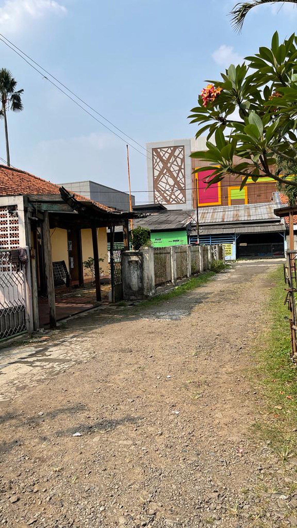 Kavling luas 1954 di Bintaro Tanah Kusir, Jakarta Selatan.