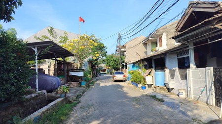 Rumah Tua di Perumahan Alam Indah Cipondoh Tangerang