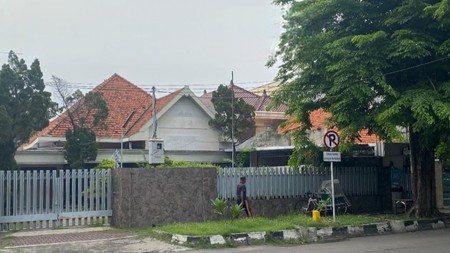 Rumah SURABAYA PUSAT Kota - Jl. Imam Bonjol - Nol Jalan Raya Komersial area cocok Buat Segala Usaha- MURAH Hitung Rp.26 jt-an/m2